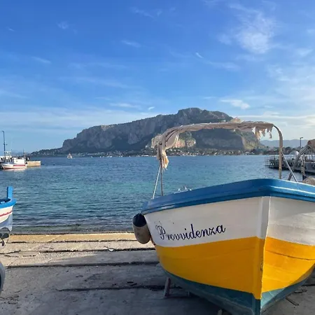 Casa Mondello Sea Life Дом отдыха Палермо